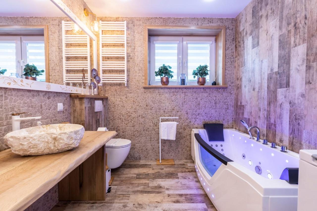 Bunia W Zakopanem Z Jacuzziアパートメント エクステリア 写真