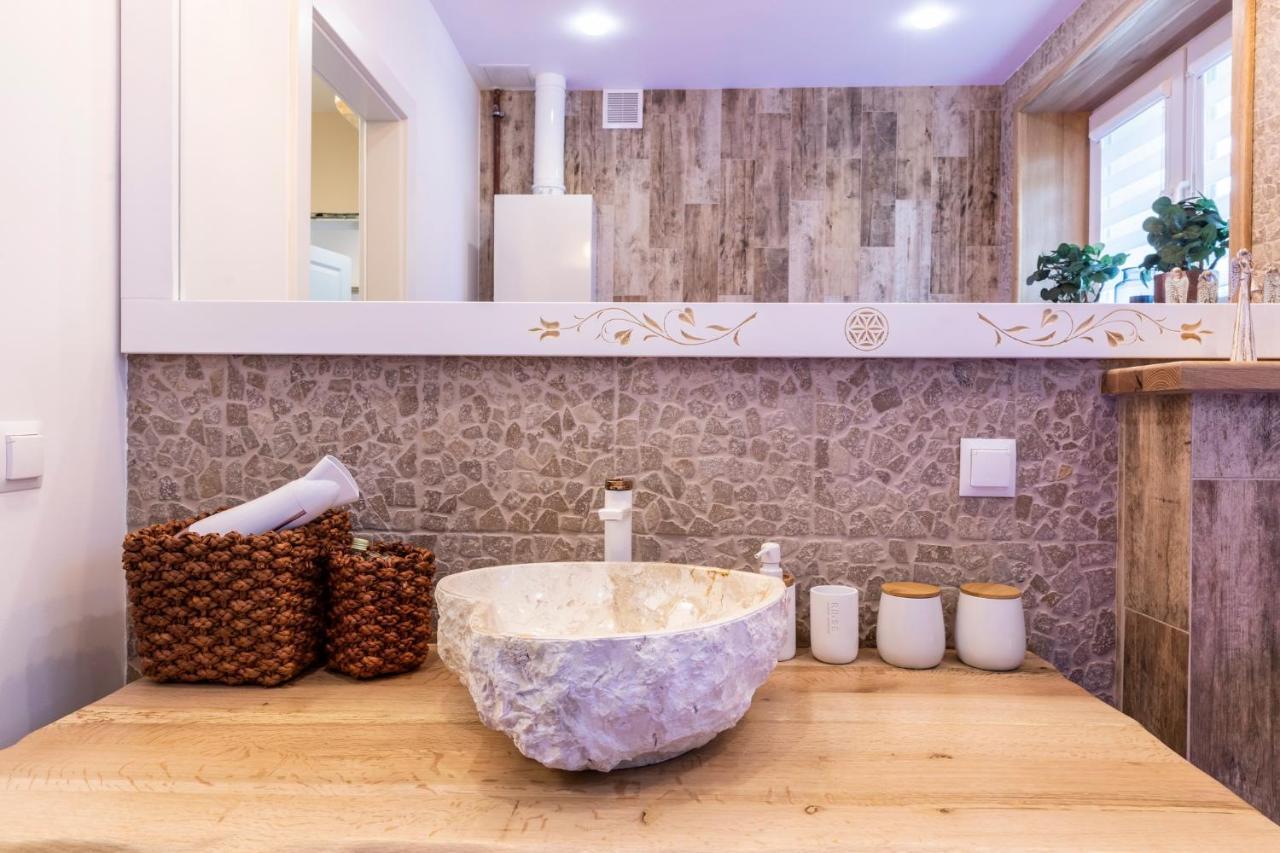 Bunia W Zakopanem Z Jacuzziアパートメント エクステリア 写真