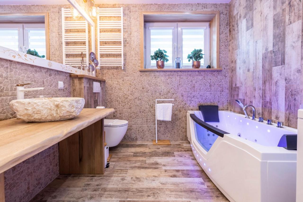 Bunia W Zakopanem Z Jacuzziアパートメント エクステリア 写真