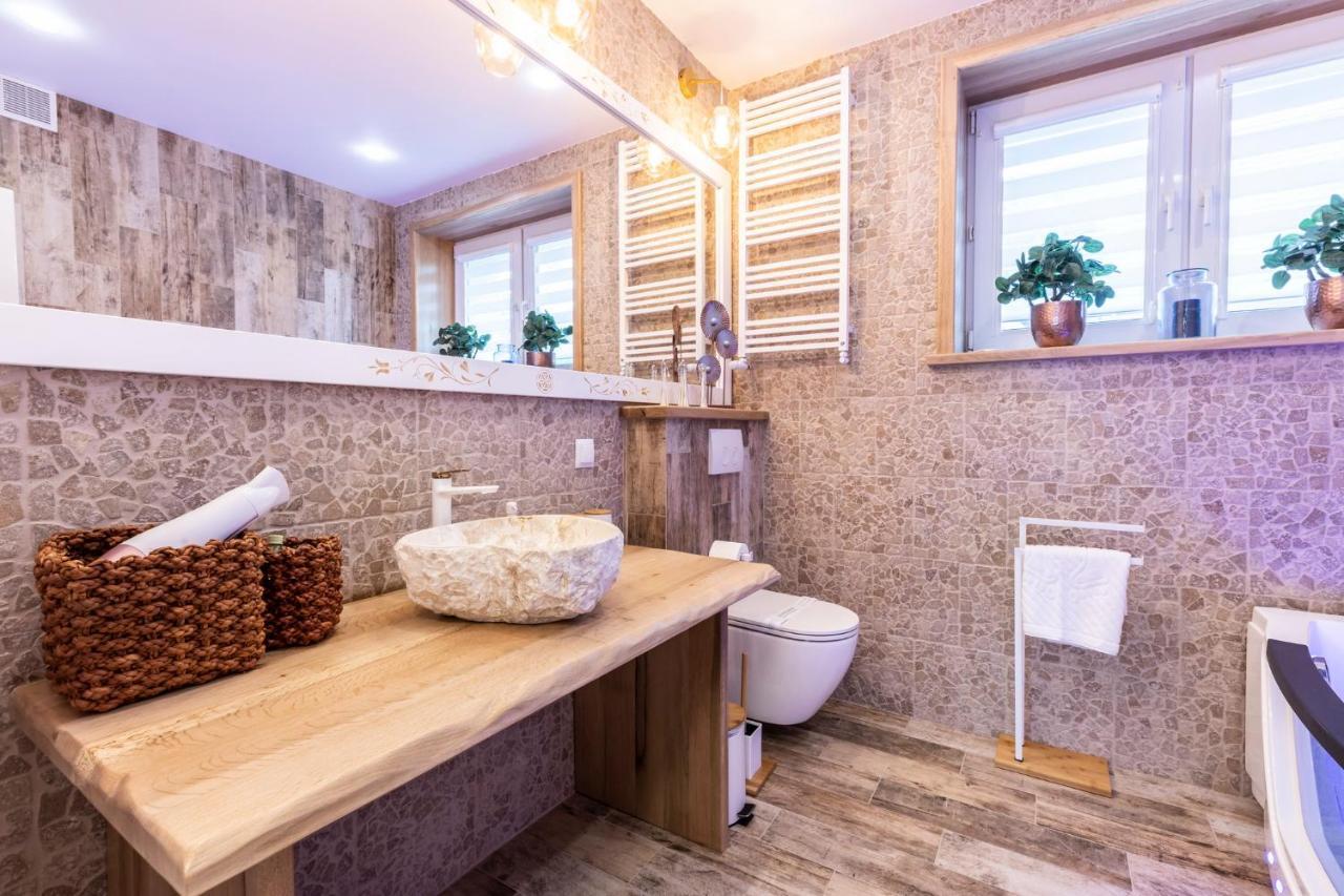 Bunia W Zakopanem Z Jacuzziアパートメント エクステリア 写真