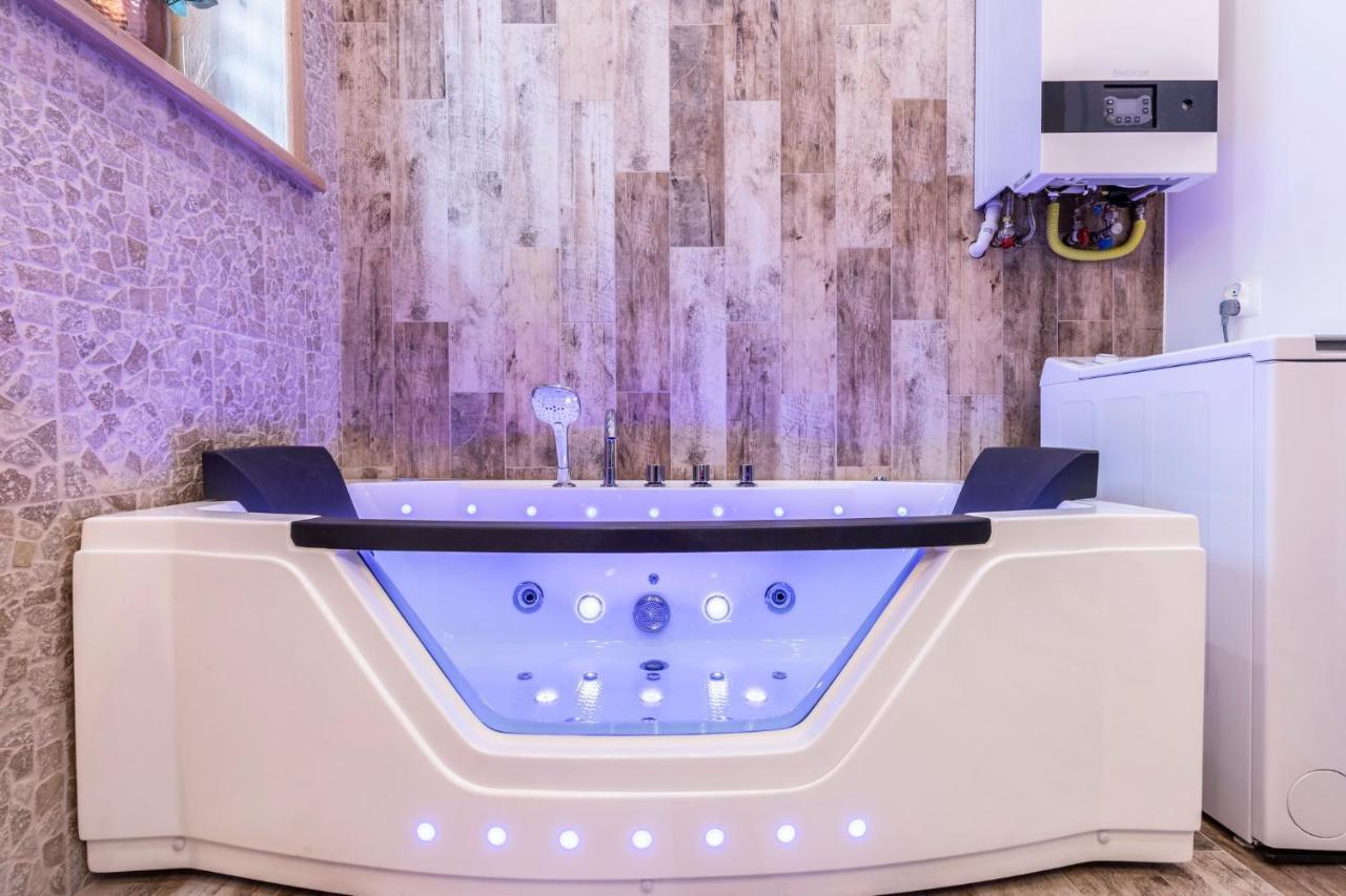Bunia W Zakopanem Z Jacuzziアパートメント エクステリア 写真